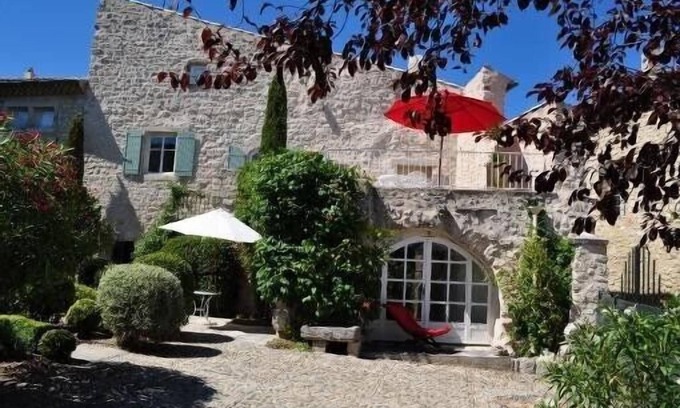 La Garde-Adhemar Cabaña | Encantadora casa de campo en el corazón de la vieja villagede ADHEMAR GUARDIA