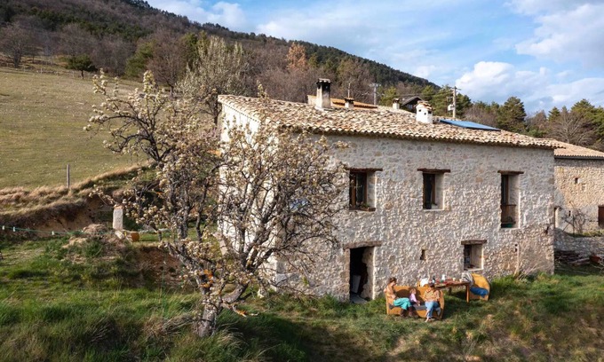 Amirat Otro | A lovely quiet basic Farmhouse in the Alpes Hautes Provence.