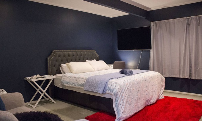Mana Casa | A LUX Room with Ensuite close to Beach and Train station