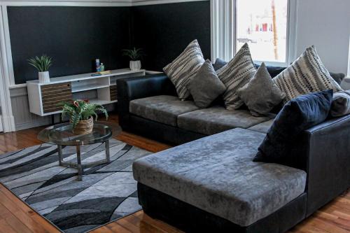 Newtonville Apartamento | A Luxurious 5 star Location 2 QUEEN Bed’s TROY
