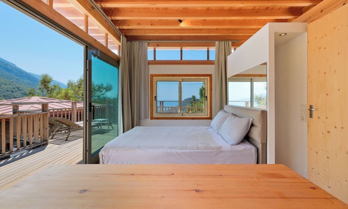 Fethiye Chalet De Esquí | A luxurious haven nestled in a breathtaking landscape between Mountain and Sea.