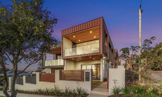 Scarborough Casa | A LUXURY 5 Bedroom 4 Bathroom NEW HOME WITH OCEAN VIEWS