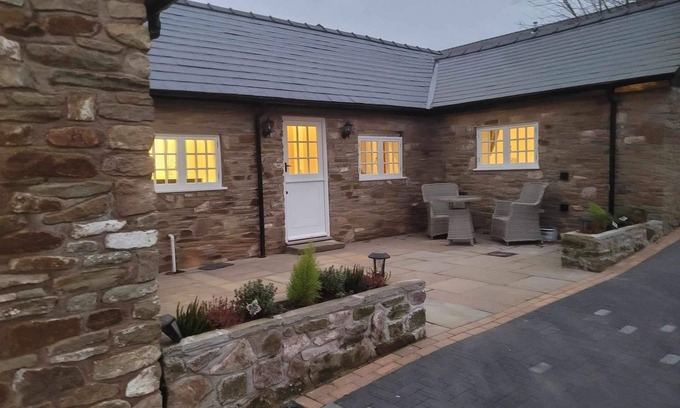 Coleford Cabaña | A luxury retreat in the Forest of Dean with hot tub. Great for cycling/walking