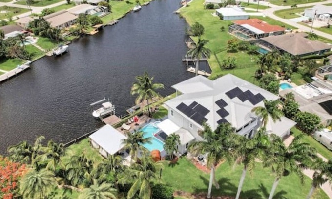 River Park Casa | A Luxury Waterfront Estate with Cinema, Pool & Kayaks!