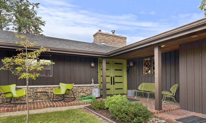 Rockford Casa | A Mid-century Modern lover's dream!
