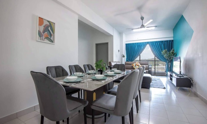Tampoi Apartamento | A Modern 3BR Home Near Danga Bay, Free Parking