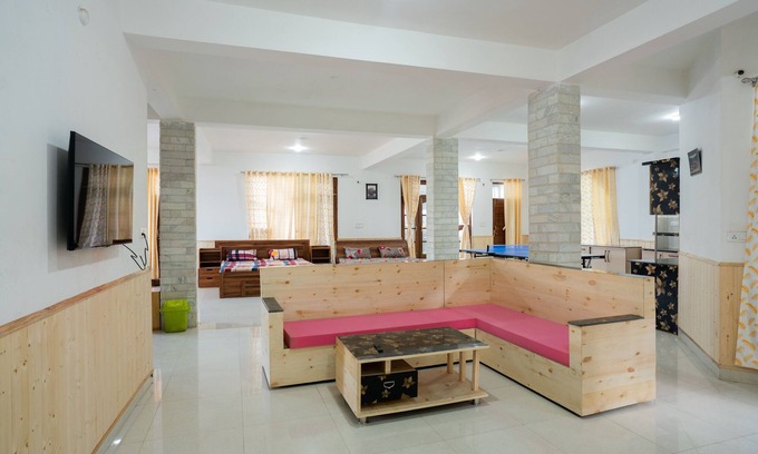 Kandaghat Casa | A modern and independent house Near Shimla. Sunset view
