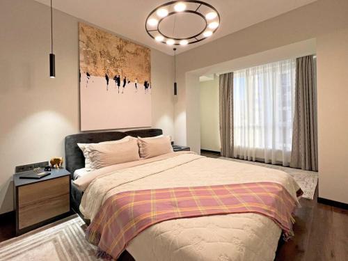 Almaty Apartamento | A modern apartment with mountain views
