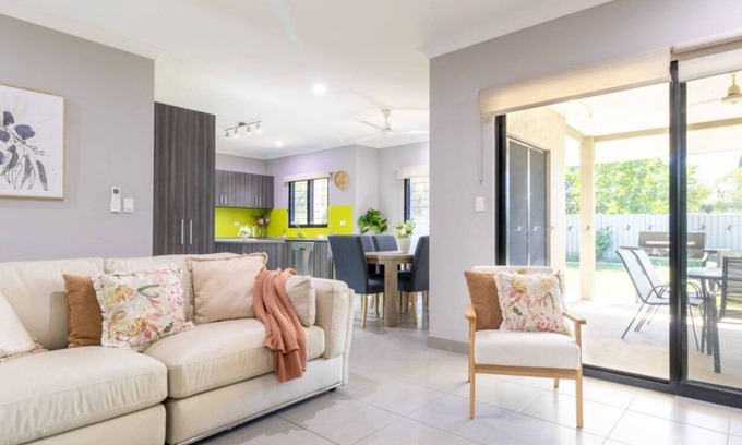 Zuccoli Casa | A modern family friendly home in a quiet, leafy suburb, with 3 bedrooms and 2 bathrooms