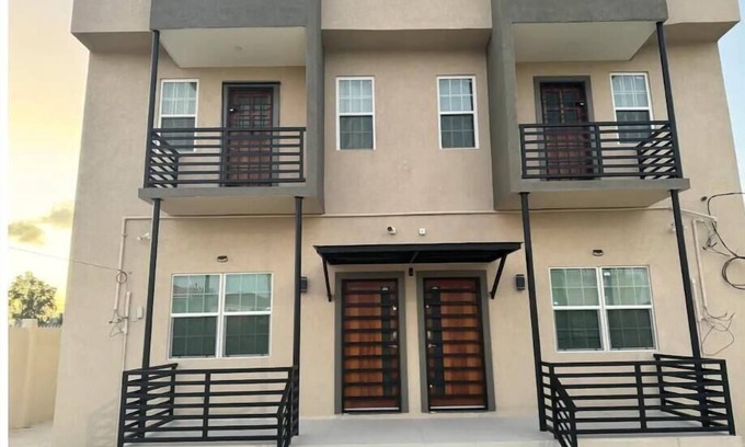 Demerara-Mahaica Apartamento | A modern Farm Townhouse at Farm Unit 2