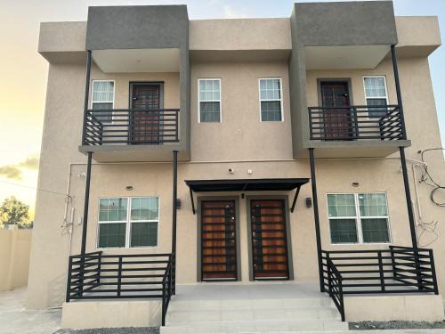 Demerara-Mahaica Apartamento | A modern townhouse at Farm