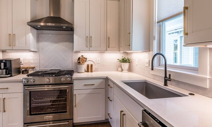 Habersham Casa | A Modern & Tranquil Abode - New Listing in Habersham