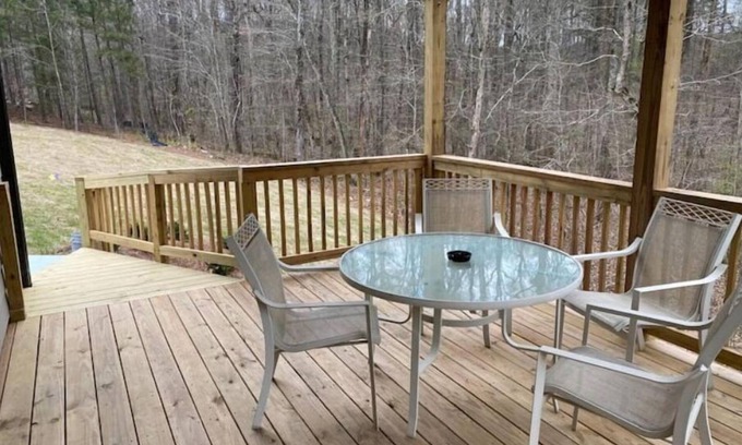 Loganville Casa | A Modern Two Bedrooms Retreat!