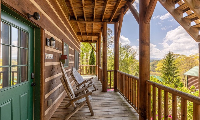 Boone Cabina | A Moon River View - Hot Tub - Playground - Pool Table - Walk to New