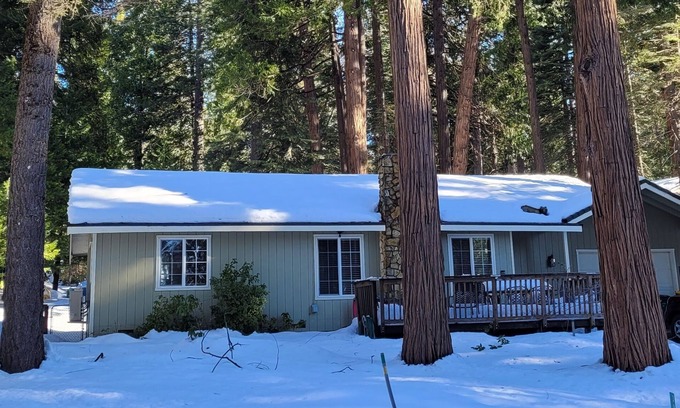 Pollock Pines Casa | A Mountain Rose, cerca de APPLE HILL, vino, Jenkinson LAKE, nadar, nieve ... ¡DIVERSIÓN!