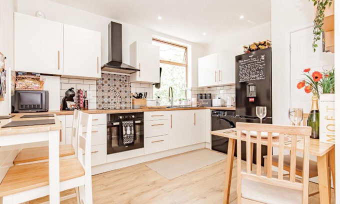 Oxford City Centre Apartamento | A'nB Oxford LUX 2-Bedroom plus private parking 5-STAR Central OX1