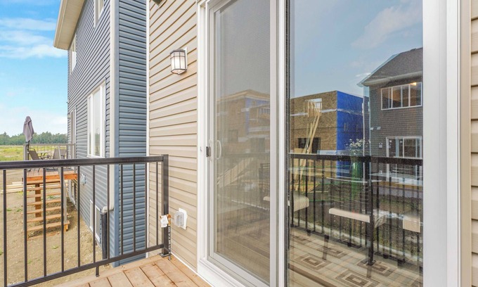 West Edmonton Casa | A new 3 bedroom house for peace, nature and serene lovers..
