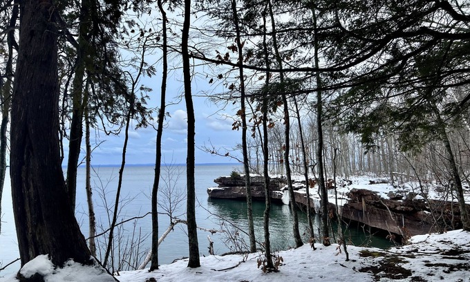 La Pointe Casa | A new contemporary escape for your next snow day on Madeline!