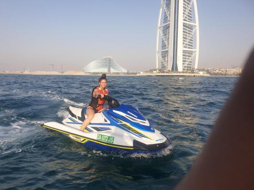 Jumeira 3 Alquiler De Eote | A one sports jetski rental