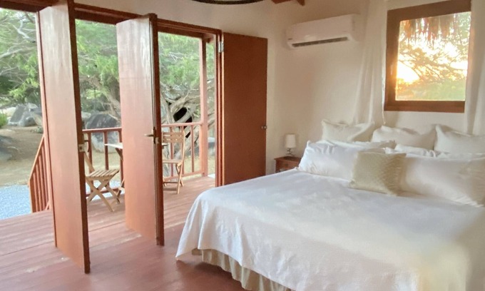 Santa Cruz Casa | A peaceful country retreat surrounded by nature.