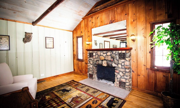 Reed City Cabina | A Peaceful Escape for Outdoor Enthusiasts