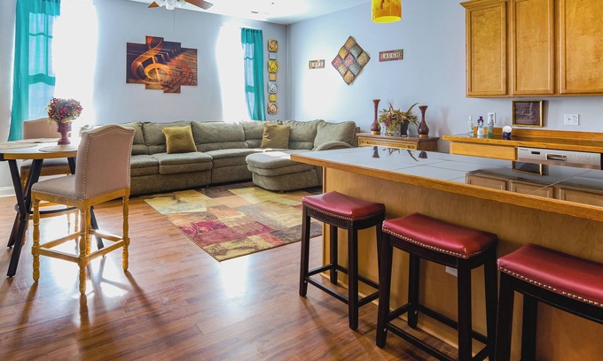 Gastonia Apartamento | A Peaceful Getaway (Miami Vibe)