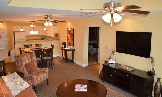 Bluff City Condominio | A Peaceful Pit Stop: Speedway! Dragstrip! Casino! Downtown!