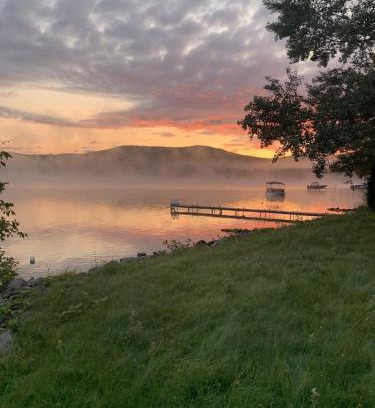 Degelis Casa | A Peaceful Waterfront Escape - La Perle du Lac