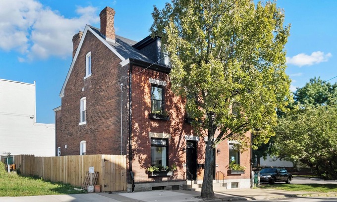 South Side Casa | A Perfect South Side Getaway