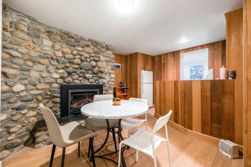 Dunbar Casa | A Picturesque ground floor home surrounded by flowers