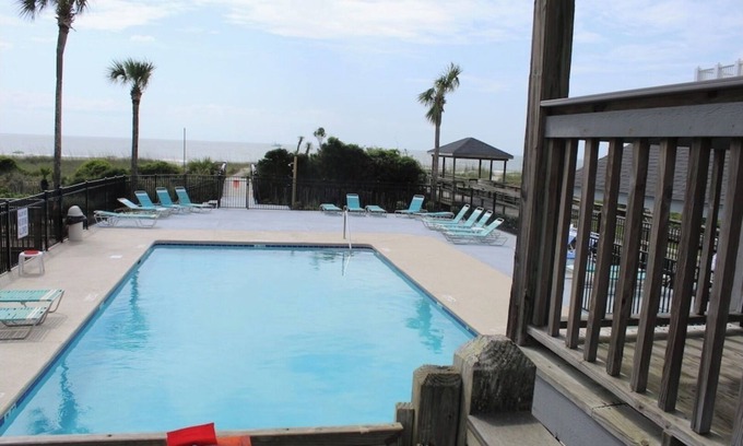 Murrells Inlet Condominio | A Place at the Beach Oceanfront on the Garden City Peninsula