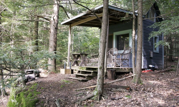 Woodstock Cabina | 'A Place in the Woods' - Cabaña en el Lago de Chloe en 20 acres cerca de Woodstock, Nueva York