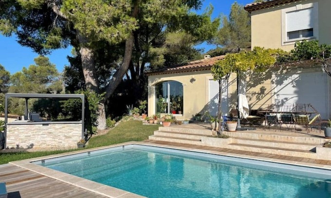 Eyguieres Casa | A place to relax among the olive trees