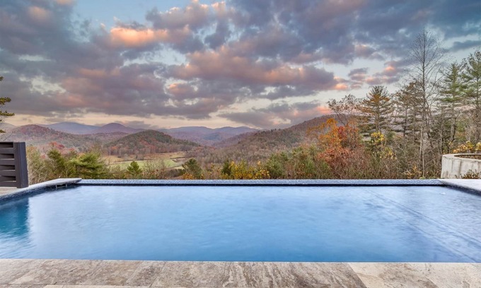Suches Cabina | A-pool-achian Escape