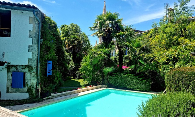 Chenac-Saint-Seurin-d'Uzet Cabaña | A pretty cottage with pool and lovely garden in a village close to sea .