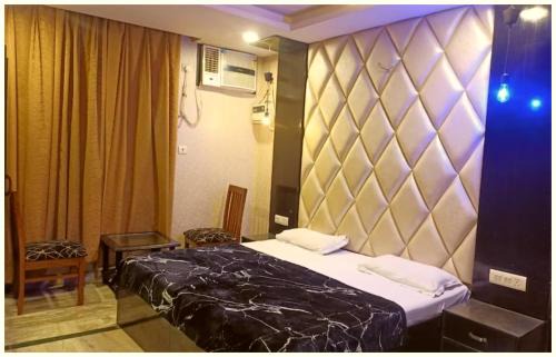 Haridwar Hotel | A PREMIUM HOTEL - G - P - Near Har ki Pauri - Moksh dham - Hygiene & Spacious Room - Restaurant and Jangle Safari - BEST HOTEL IN HARIDWAR