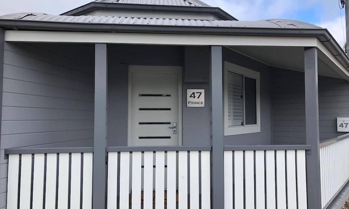 Orange Casa | A Prince on Clinton S