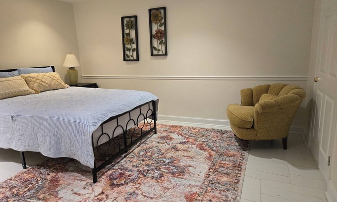 Brookeville Casa | A private and peaceful oasis with all amenities in quiet scenic Brookeville