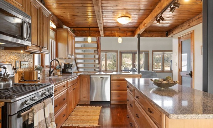 Sturgis Cabina | A private, breath-taking cabin experience you won't forget!