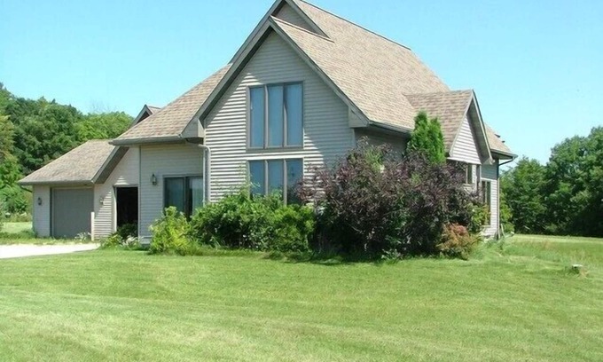 Elkhart Lake Casa | Una casa de campo privada y tranquila cerca del lago Elkhart