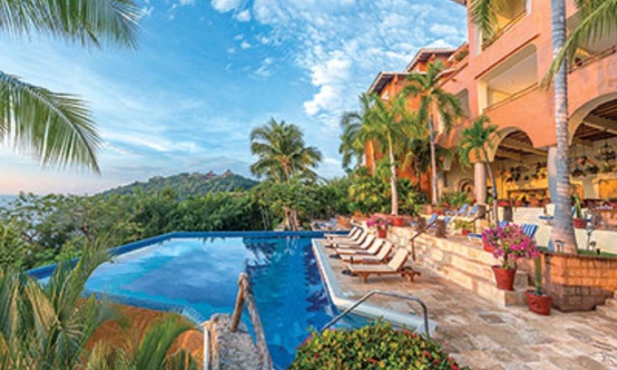 Almacén Complejo | Una península privada en la bahía de Zihuatanejo!