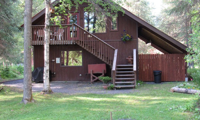 Crown Point Cabaña | Una suite privada junto al río, escondida en las montañas, a solo 30 minutos de Seward