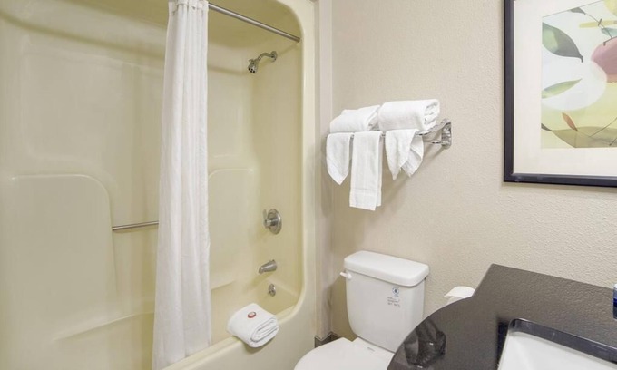 Columbia Casa | Una casa tranquila y cálida con instalaciones completas y transporte conveniente.