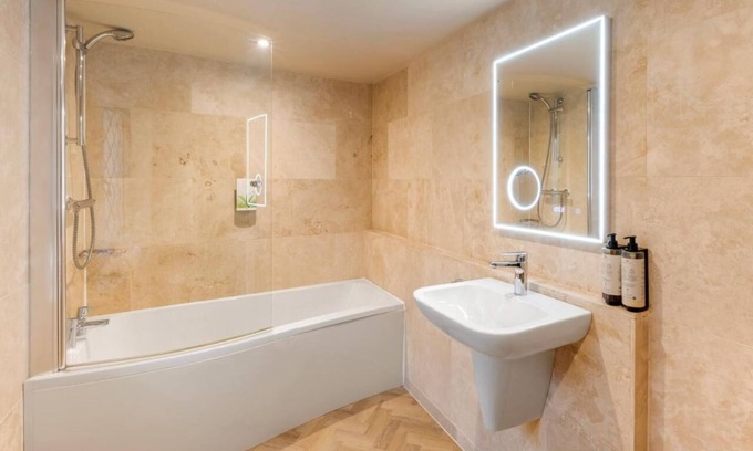 Milton Damerel Casa | A quiet haven in the heart of North Devon with a variety of elegant rooms.