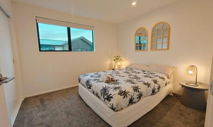 Lower Hutt Casa | A Quiet Modern / Brand New Gem