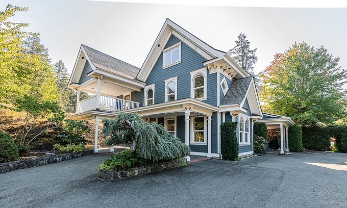 Saanich Casa | A quiet setting away from it all