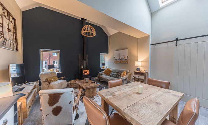Millom Apartamento | A quirky & comfortable property close to beaches & Lake District National Park