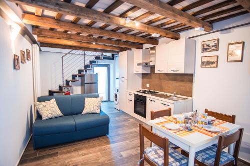 Fiorenzuola di Focara Casa | A refuge in the Fortress