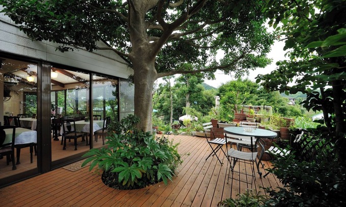 Izunokuni Casa | A rental villa in a quiet hilltop area surrounded / Izunokuni Shizuoka
