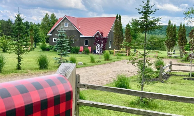 Boyne Falls Casa | A River Runs Through It! Charming 2-bedroom home near Walloon Lake